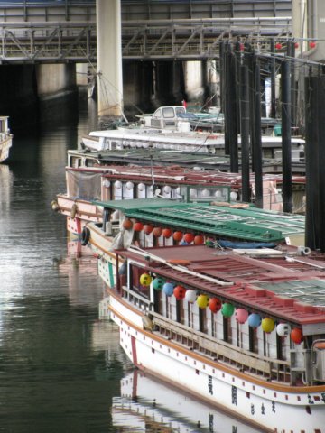 canalboats2.jpg